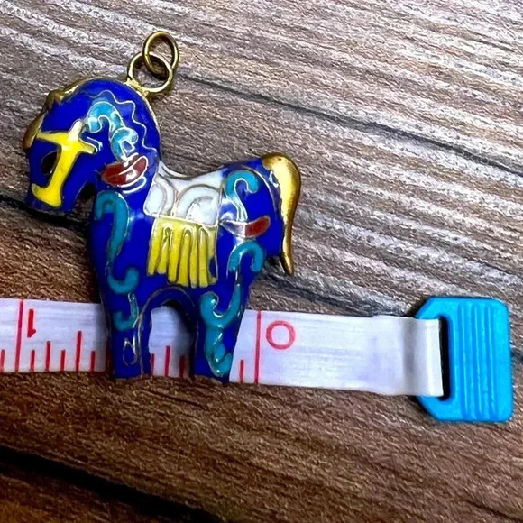 Vintage 3-D Hand-Painted Ceramic Horse Pendant - Picture 4 of 4